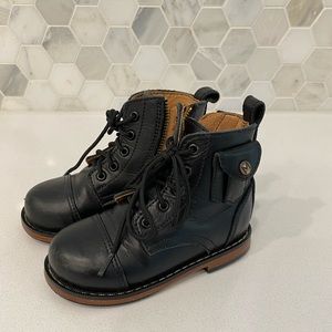 Mikoleon black boots